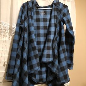 CuddlDuds fleece with stretch hooded wrap. Long sleeves, size small.